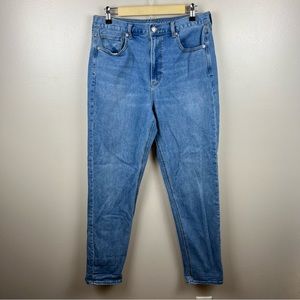 American Eagle Mom Jeans Size 12 X-Long Tall Medium
Wash High Rise Straight Leg